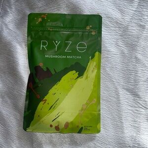 ⚠️final sale ⚠️matcha bag + 1 unit matcha shaker bundle 🔥2 pcs matcha + tumbler